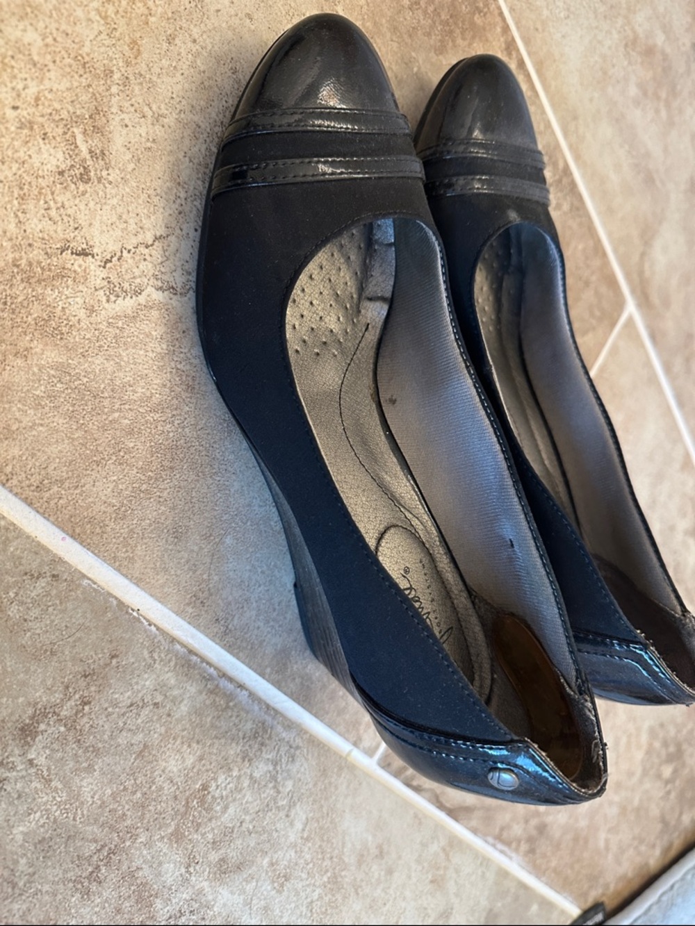 Life Stride Classic Black Women's Wedge Pumps